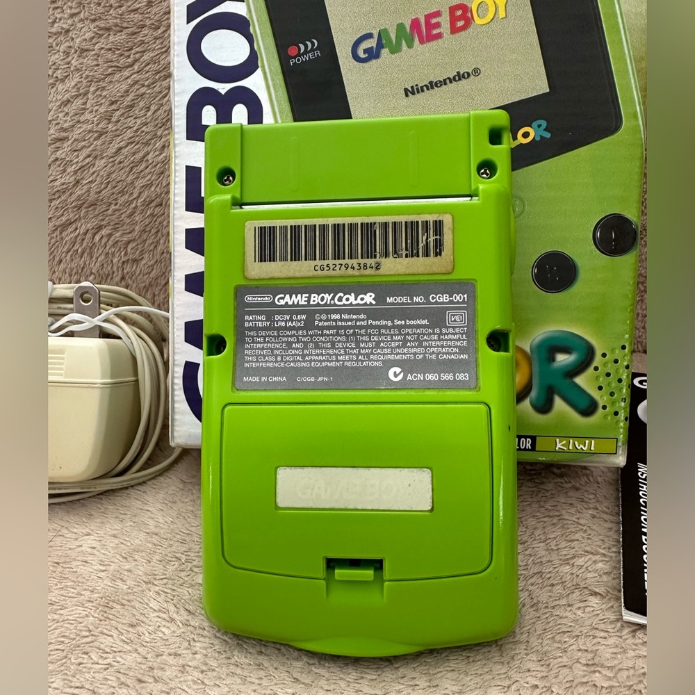 1998 classic vintage Nintendo Game Boy handheld gaming system - includes 3 games - Picture 3 of 7